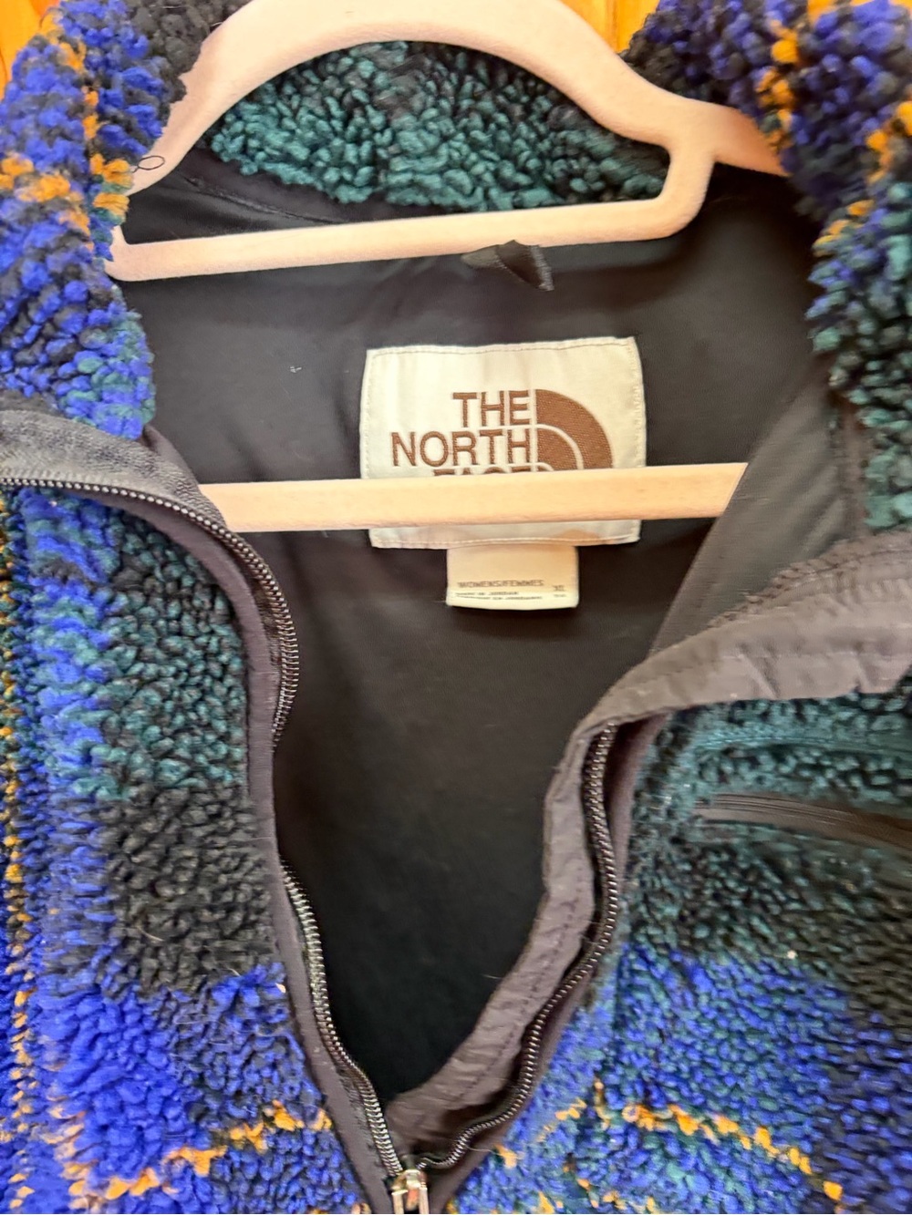 The Northface Extream Plaid Cropped Pullover size XL - Picture 6 of 6